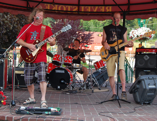 Cornstar performed a wide variety of 1980s and '70s songs at Grizzly Plaza on the last night of the 2009 Homecoming celebration. David F. Rooney photo