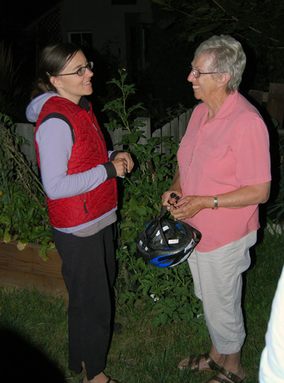 Patience Gribble (left) talks about growing vegetables with Marilyn Parkin during the Garden Guru tour. David F. Rooney photo