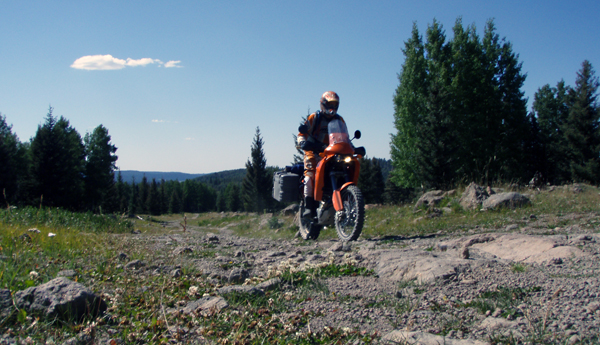 Gary DeBlock maneuvers his KTM 640 Adventurer across rocky ground. Photo courtesy of Rich Hamilton