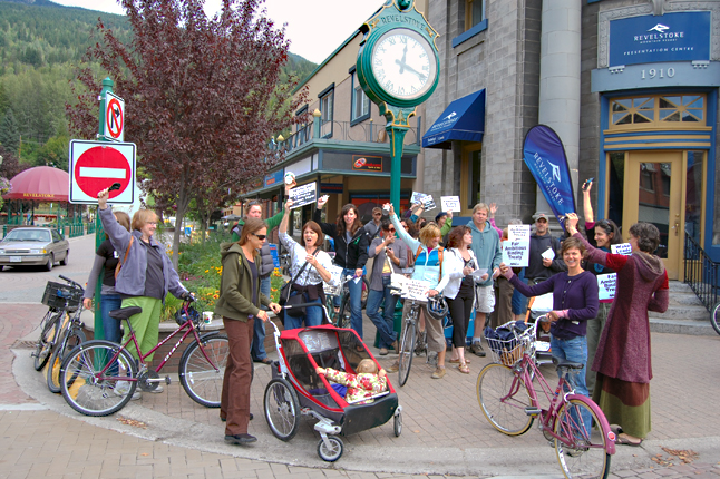 online-protest-03 This demonstration, just one of about 2,000 similar gatherings across the planet, was coordinated on a world-wide scale achieve maximum impact and media coverage. David F. Rooney photo