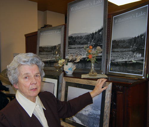 Long-time volunteer Helen Grace talks about the memories conjured up by this lovely print of an Estelle Dickey photograph. David F. Rooney photo
