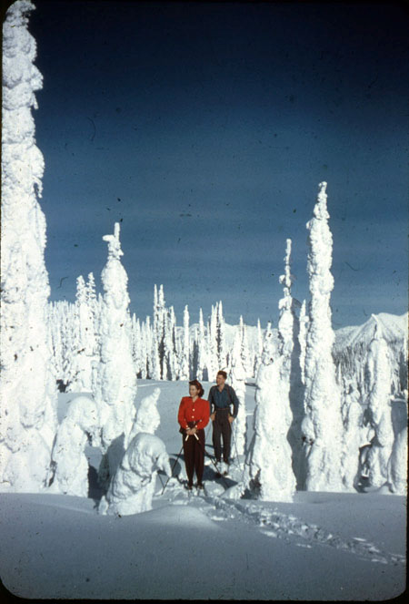 Skiers on Mount Revelstoke, circa tne late1940s. Colour slide by Earle Dickey courtesy of the Revelstoke Museum & Archives 