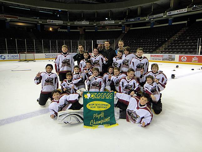 The Revelstoke Atom Junior Grizzly team won the Atom Division championship in their Tier this weekend in Penticton. Photo courtesy of the Revelstoke Atom Junior Grizzly team