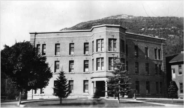 Queen Victoria Hospital is 100 years old and you can help it celebrate by attending its centennial birthday party on Tuesday, June 18, from 3 pm until 5:30 pm. It is helping mark this significant event with a presentation by Revelstoke Mueum Curator Cathy English and the opening of the Revelstoke District Health Foundation’s new Donor Recognition Wall. Activities at this event include Cathy’s presentation, ea and dessert, an ice cream stand and music. There is no cost to this event and all Revelstoke residents are invited to attend. Revelstoke Museum and Archives photo