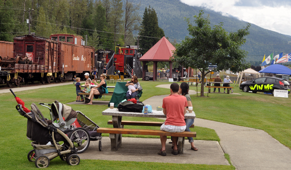 The museum's Rotary Park was filled with visitors — both local and out-of-towners ± who enjoyed their lunches and wandered around enjoying the rolling stock displays. David F. Rooney photo