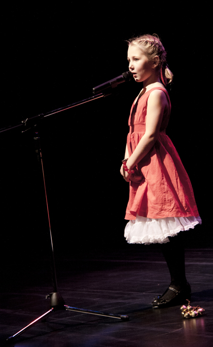 Young Sofie Biggs melts her way into the audience's hearts. Sarah Mickel photo