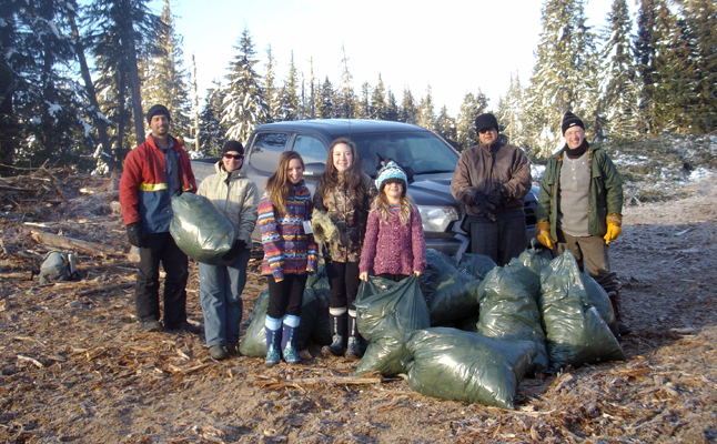 That l;ooks like a lot of lichen, but — with a per-bag weight of just three or four kilos — this haul was just a fraction of what was needed to feed this first crop of pregnant caribou cows. Photo courtesy of the Caribou Maternity Penning Project