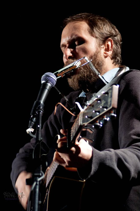 Singer-songwriter Craig Cardiff is bringing his unique sound to the Big Eddy Pub on March 19.  This very active folk singer has released around sixteen albums, both live and studio-based since 1997. He regularly tours North America and Europe, and lives in Arnprior, Ontario. In 2012, Cardiff was nominated for a Juno Award for Roots and Traditional Album of the Year: Solo and for a Canadian Folk Music Award as Contemporary Singer of the Year. Photo courtesy of Patrick Artists