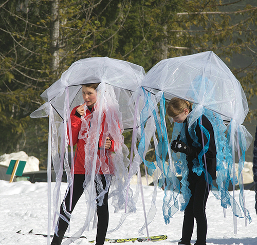 Jellyfish Jaclyn Elliott and Zoe Larson wait for the race to start. Mike Thomas photo