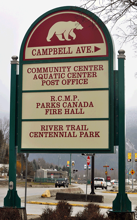 Can you spot the typos that were paid for with taxpayers' money? At least two people who noted the words "center," which should be CORRECTLY spelled "centre" sent me cranky e-mails. I can understand that, especially when public money was used to purchase the new directional signs at Campbell Avenue and Victoria Road. City Hall said (at about 2:30 pm) no one had yet grouched to them about the misspellings and said they would nonetheless be corrected. David F. Rooney photo