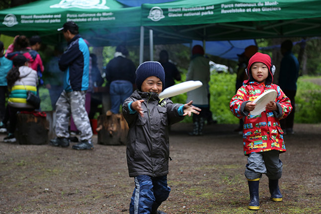 A frisbee is a great thing to have when your camping with kids. Parks Canada photo