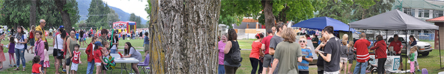 But nothing beat the lineup for free popcorn from the Credit Union's machine. Plrsdr vlivk on the image o see a large version. Maybe you'll see a friend! David F. Rooney photo