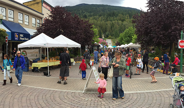 Despite the cool weather the Farmers' Market was pretty well jammed. David F. Rooney photo
