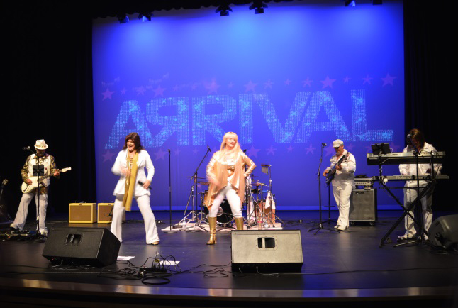 What withe the costumes and instruments, the band was an uncanny duplicate of ABBA, Laura Stovel photo